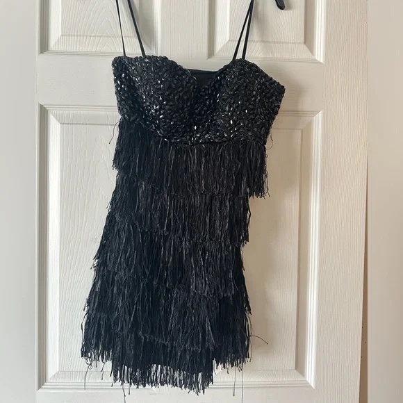 Chic vintage Black Strapless Fringe Cocktail dress size 2 by La Femme hoco prom - Picture 2 of 8